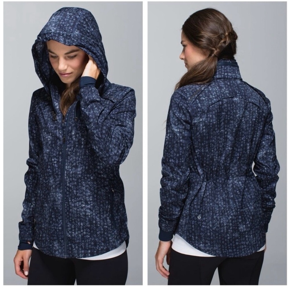 Lululemon Spring Forward Jacket
Kanoko Twist Inkwell Ghost Inkwell Blue Jacket